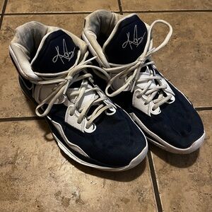 Men’s Kyrie Basketball shoes
